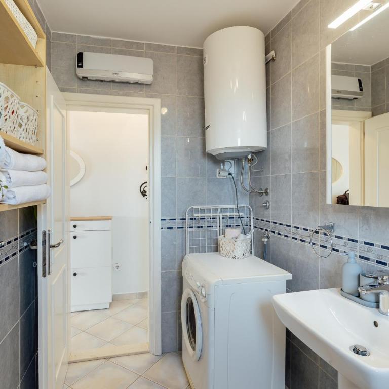 What a view! Apartment Herceg Novi - One-Bedroom Apartment with Balcony and Sea View - 25