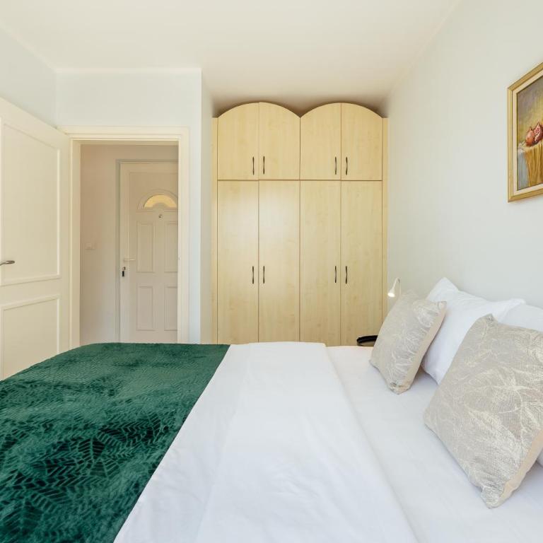 What a view! Apartment Herceg Novi - One-Bedroom Apartment with Balcony and Sea View - 20