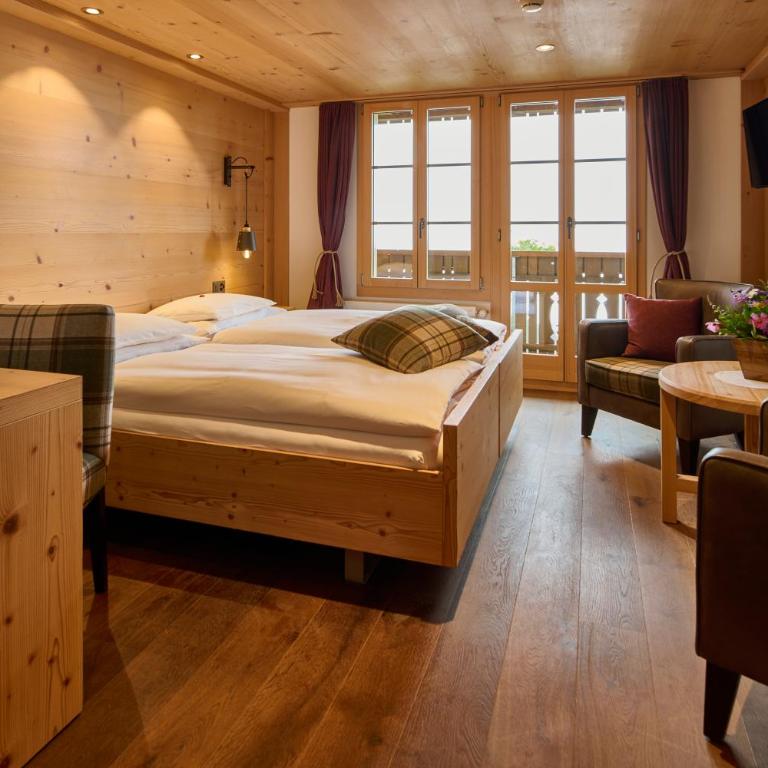 Hotel Alpenrose Wengen - a family affair since 1881 - Doppelzimmer mit Balkon und Bergblick - 4