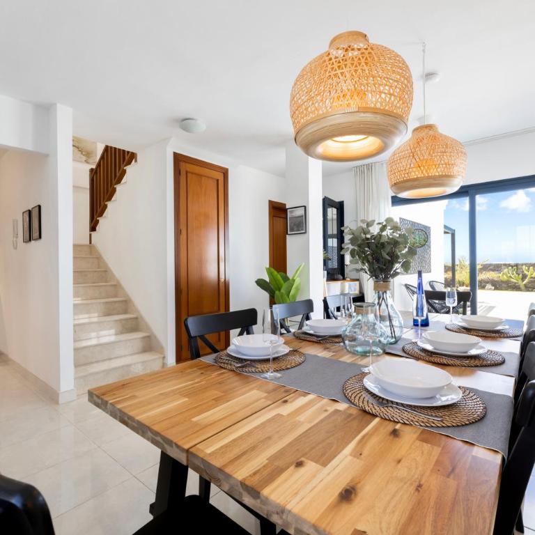 Villa Playa Blanca - Heated pool, AirCon - Villa with Private Pool - 23