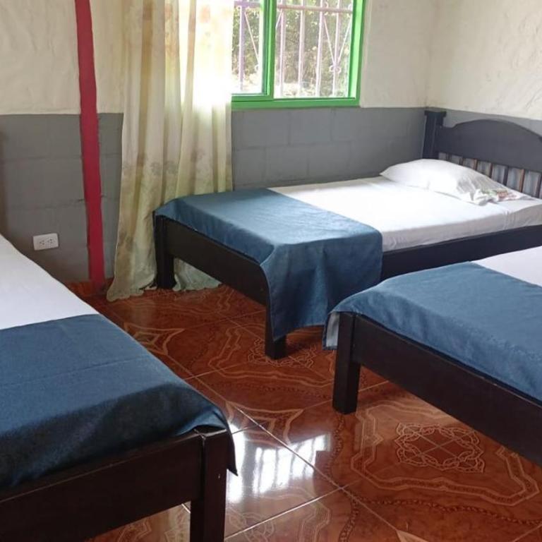 FINCA HOTEL LAS CABAÑAS DEL Parque - Habitación Cuádruple Económica - 4