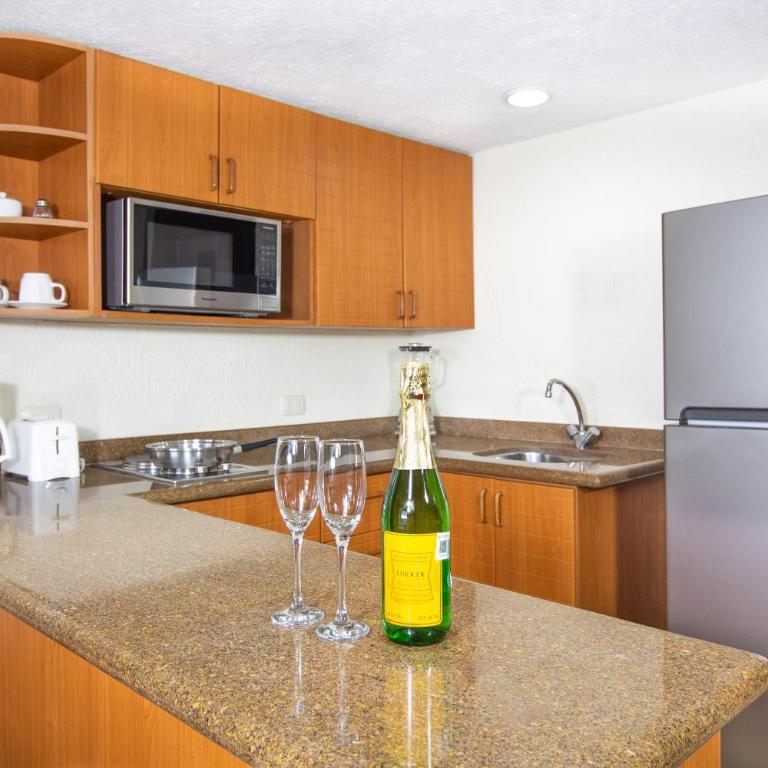 Plaza Pelicanos Grand Beach Resort All Inclusive - Suite - 4