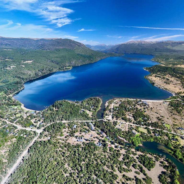 Alma Andina con orilla de río, frente al lago - Casa de 4 dormitorios - 42