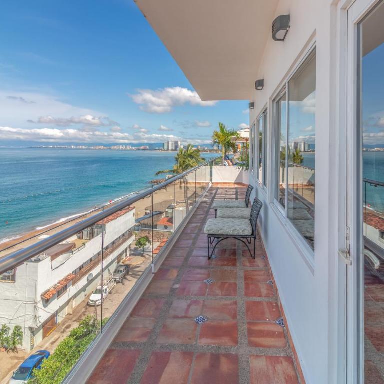 The Paramar Beachfront Boutique Hotel With Breakfast Included - Downtown Malecon - Ático Exclusivo de 2 dormitorios Casa Don Martin con piscina pequeña - 2 camas extragrandes - Frente a la playa - 7