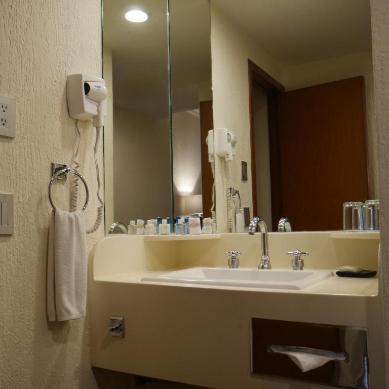 Hotel Guadalajara Plaza Expo - Habitación Doble Executive - 2