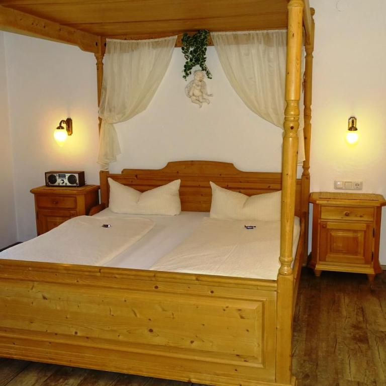 Pension Noella - Familienzimmer (2 Erwachsene + 1 Kind) - 1