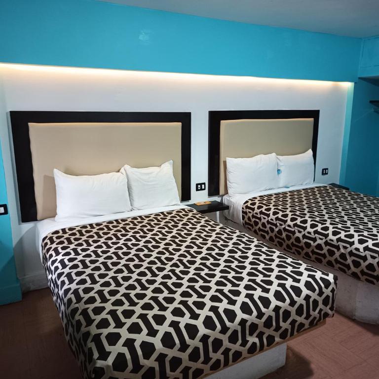 Hotel Essen's - Double Room with Two Double Beds with Lake View - 27