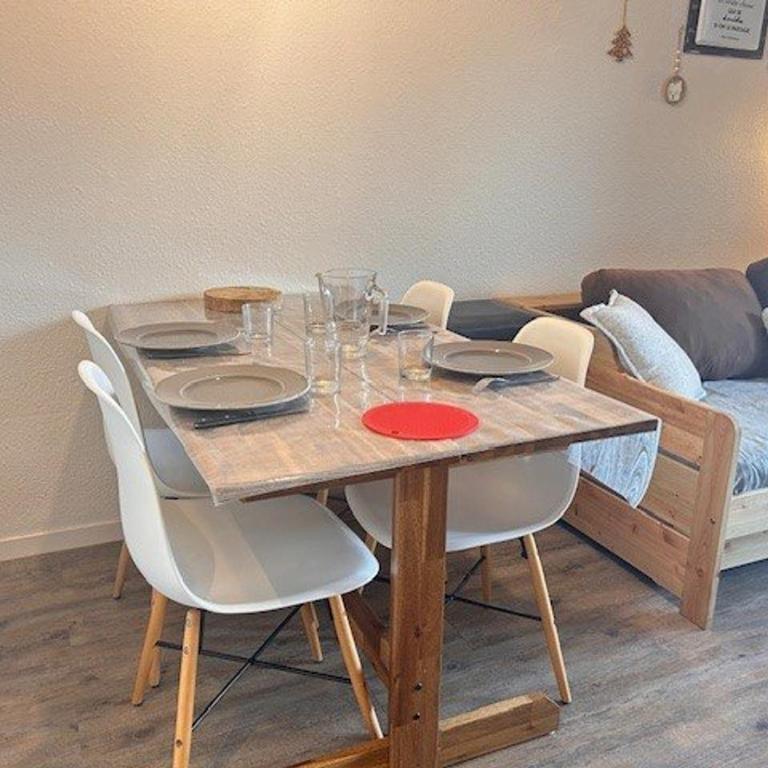 Studio cabine 5 pers à Risoul, pied des pistes et proche navette - FR-1-330-582 - Apartment - 2