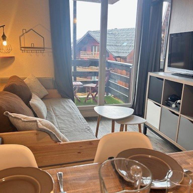 Studio cabine 5 pers à Risoul, pied des pistes et proche navette - FR-1-330-582 - Apartment - 16