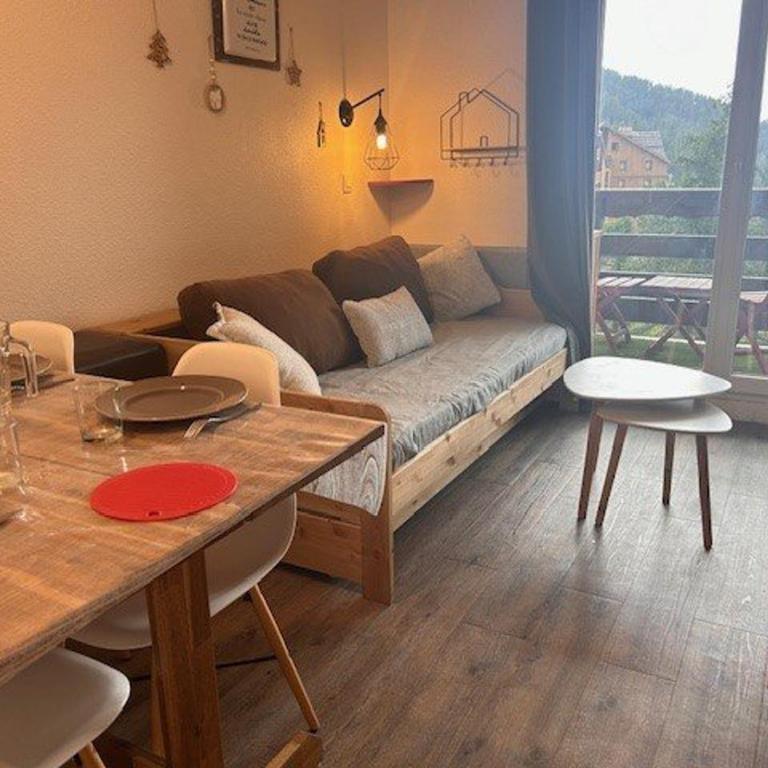 Studio cabine 5 pers à Risoul, pied des pistes et proche navette - FR-1-330-582 - Apartment - 18