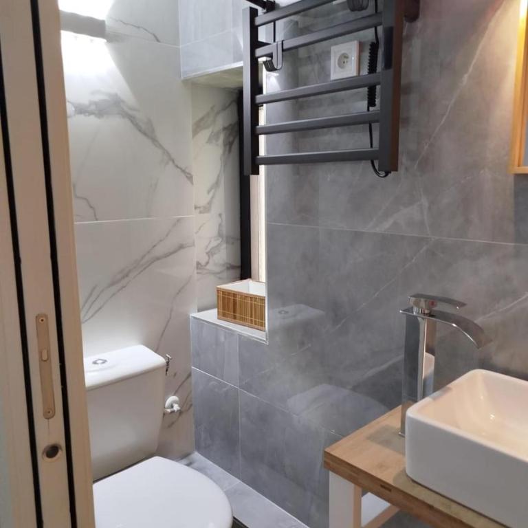 Cannes Guest House - Deluxe Apartment mit 2 Schlafzimmern - 12
