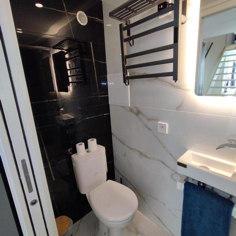 Cannes Guest House - Deluxe Apartment mit 2 Schlafzimmern - 9