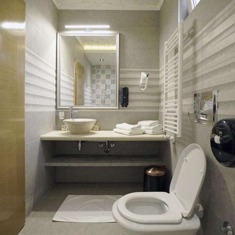 PLEASURE APARTMENTS - Deluks Dvokrevetna Soba sa Bračnim Krevetom i Kadom - 1