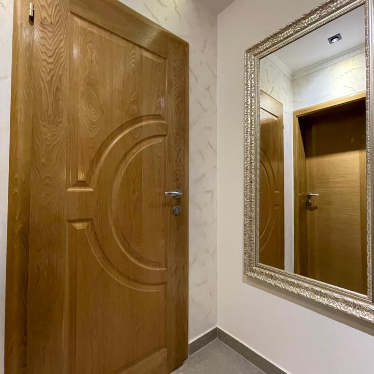 PLEASURE APARTMENTS - Deluks Dvokrevetna Soba sa Bračnim Krevetom i Kadom - 4