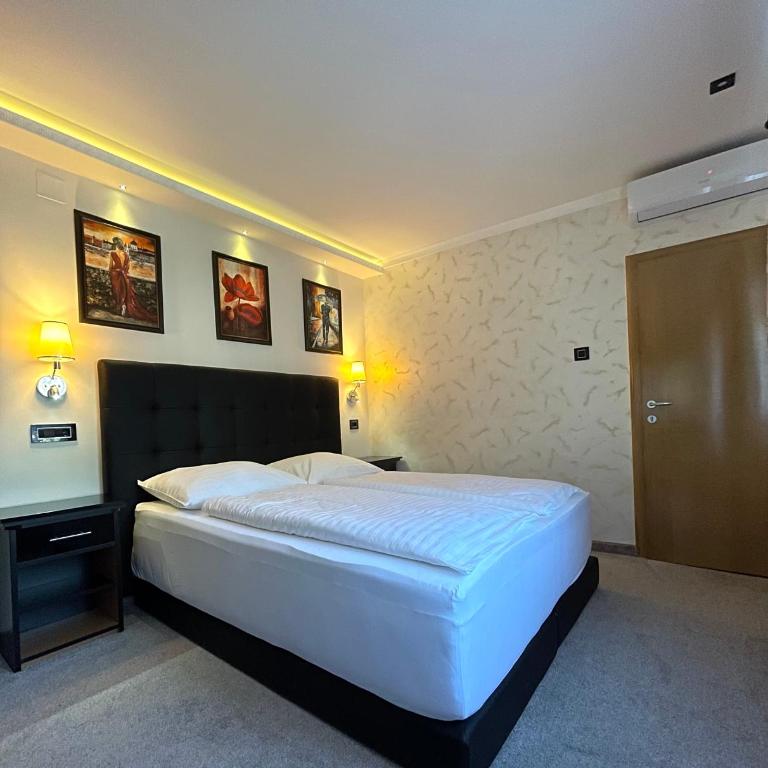 PLEASURE APARTMENTS - Deluks Dvokrevetna Soba sa Bračnim Krevetom i Kadom - 2