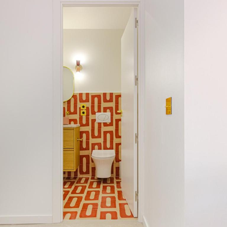 Apartment with exceptional charm in historic center of Alicante - Two-Bedroom Apartment - 15