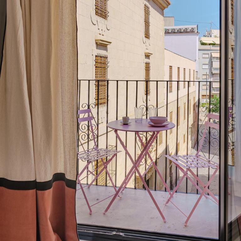 Apartment with exceptional charm in historic center of Alicante - Two-Bedroom Apartment - 38
