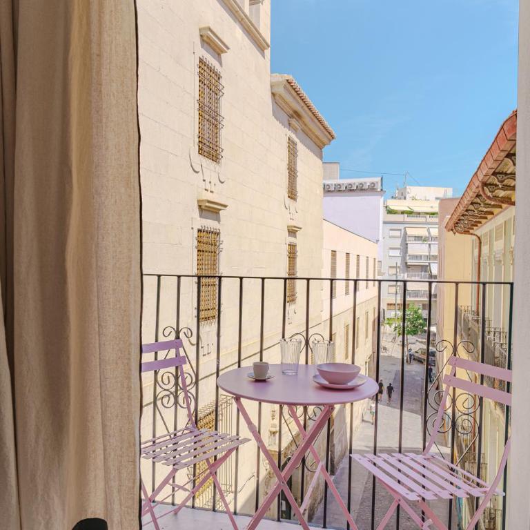 Apartment with exceptional charm in historic center of Alicante - Two-Bedroom Apartment - 32
