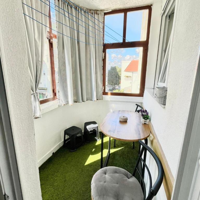 Apartment Sara - Apartment with Balcony - 9