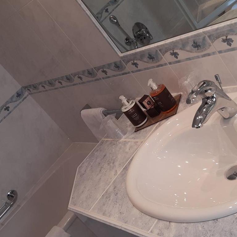 Hotel Garni Concordia - Dolomites Home - Camera Matrimoniale Deluxe con Balcone - 6