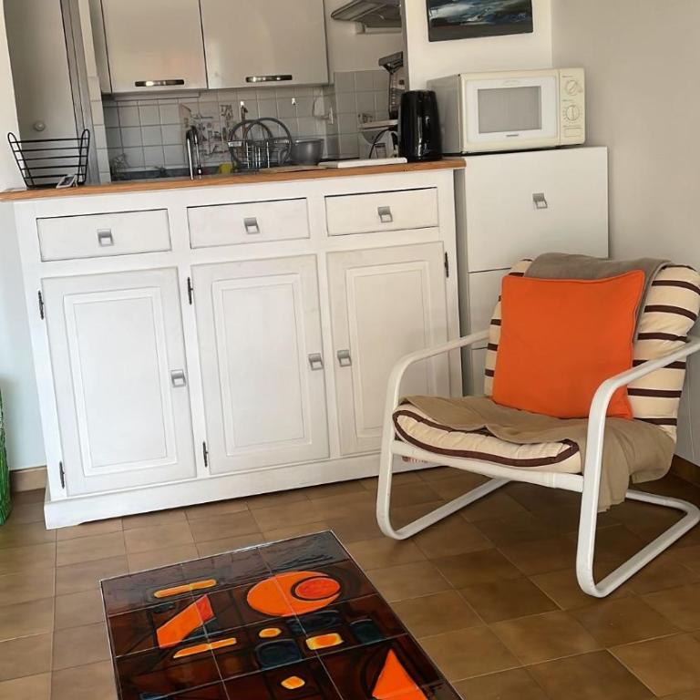 l'appart de la mer Sanary, confort absolu, tout à pied, port, plage, clim et garage privé - Apartamento de 1 dormitorio - 4