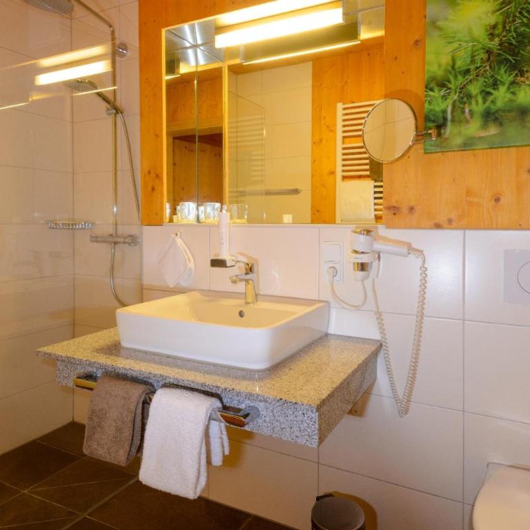 GutsAlm Harlachberg - Double Room with Balcony - 5