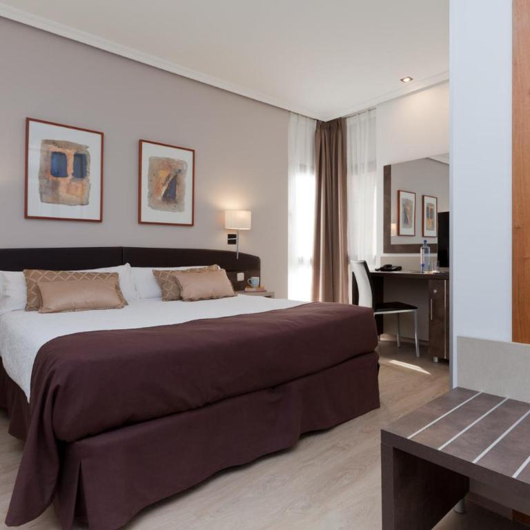 Hotel Villamadrid - Double Room with extra bed (2 adults + 1 child under 12) - 2