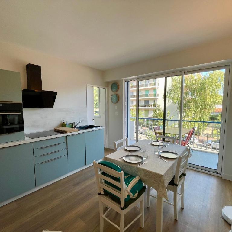 Appartement Standing proche gare, plage et commerce - Two-Bedroom Apartment - 13