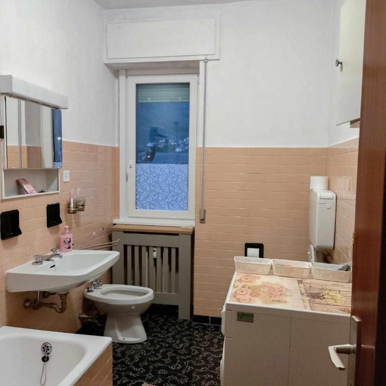Tirano Express Comfort 2P Appartamento spazioso con vista montagne, ideale per famiglie e gruppi - Appartement avec Vue et Balcon - 13