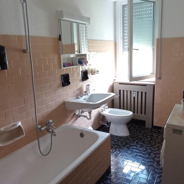 Tirano Express Comfort 2P Appartamento spazioso con vista montagne, ideale per famiglie e gruppi - Appartement avec Vue et Balcon - 17