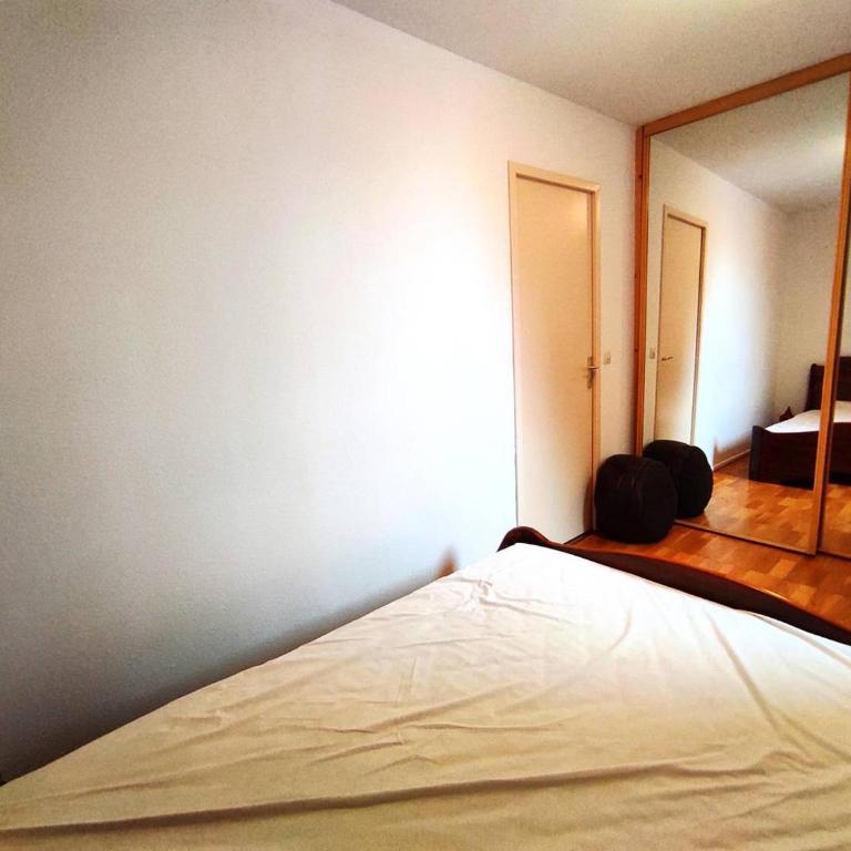 Appartement cosy près des pistes avec balcon et parking - FR-1-592-69 - Appartement - 7