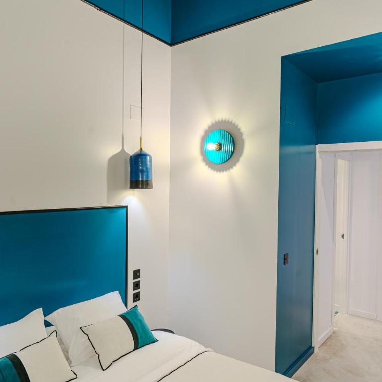 Spacious and luxurious mezzanine apartment in historic center - Three-Bedroom Apartment - 26