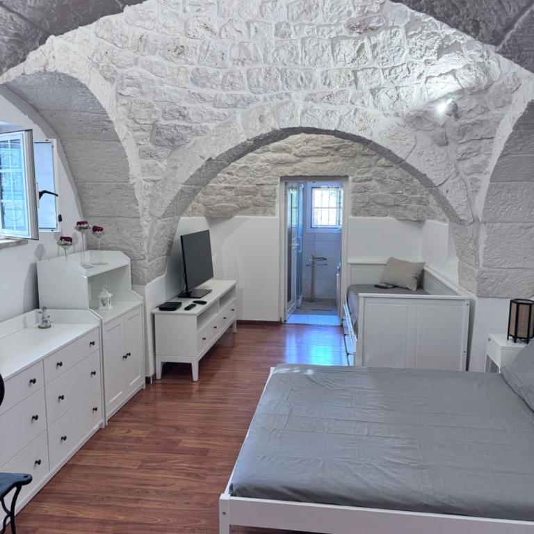 Trulli Maniva - Family Room with Private Bathroom - 1