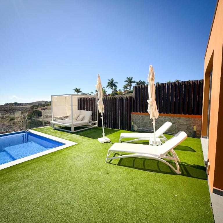 Paradise Island by CanaryScape - Three-Bedroom Villa - 10