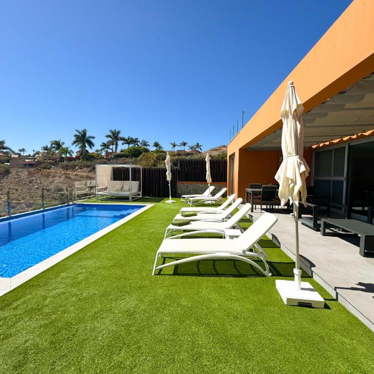Paradise Island by CanaryScape - Three-Bedroom Villa - 8