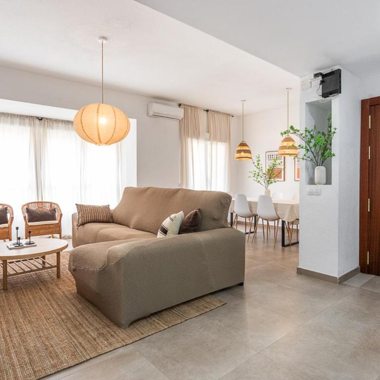 Luxury apartment in Alicante - Three-Bedroom Apartment - 1