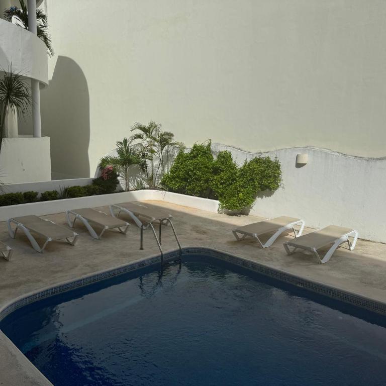 Lujo y seguridad en quinta avenida - Apartamento - 60