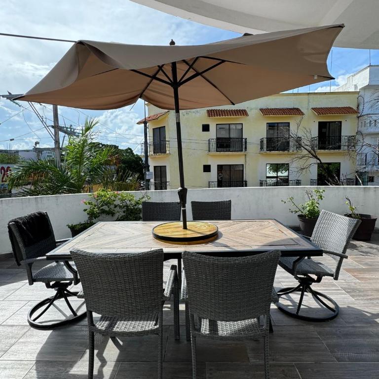 Lujo y seguridad en quinta avenida - Apartamento - 15