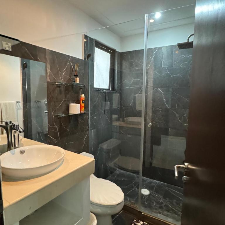 Lujo y seguridad en quinta avenida - Apartamento - 28