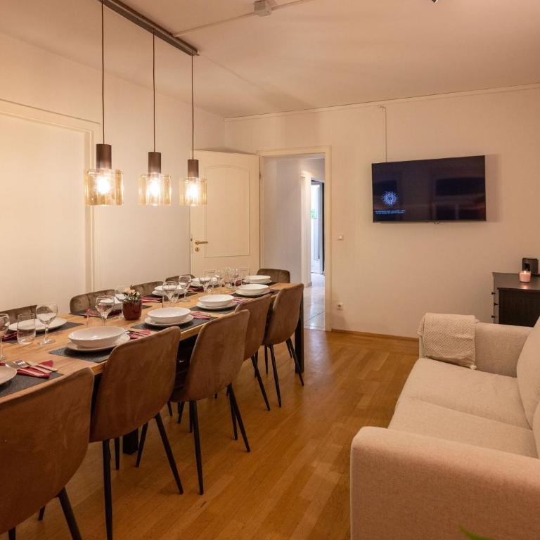 Munich Large Apartment 110 qm, 3 Bedrooms and very Central 1-12 Guests - Three-Bedroom Apartment - 2