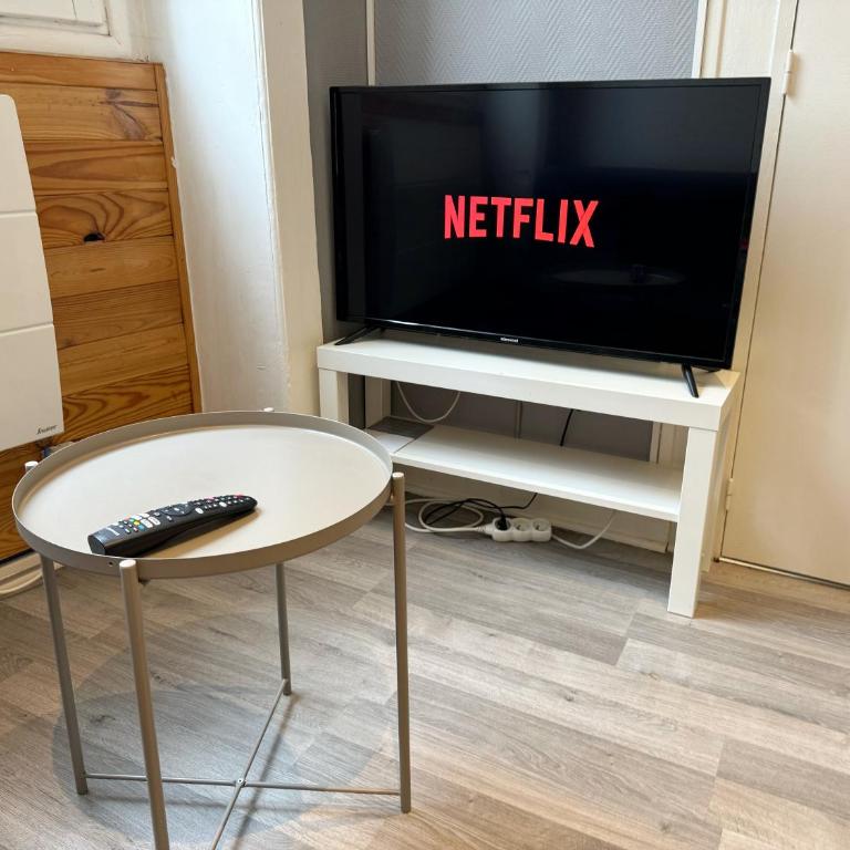 010 CHIC & COSY F1 29m2 HYPERCENTRE WIFI SMART TV NETFLIX - Appartement 1 Chambre - 6