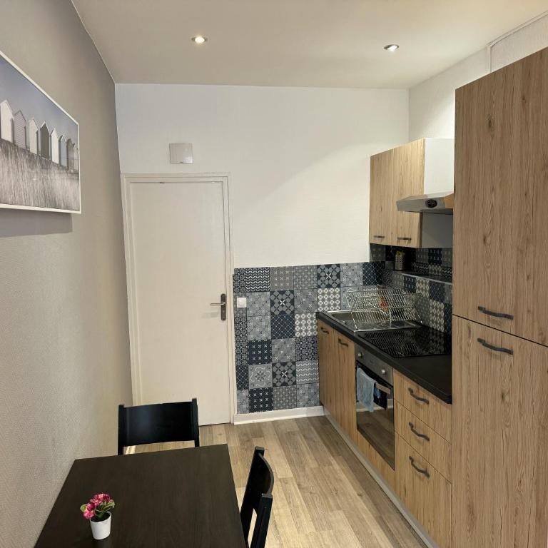 010 CHIC & COSY F1 29m2 HYPERCENTRE WIFI SMART TV NETFLIX - Appartement 1 Chambre - 13