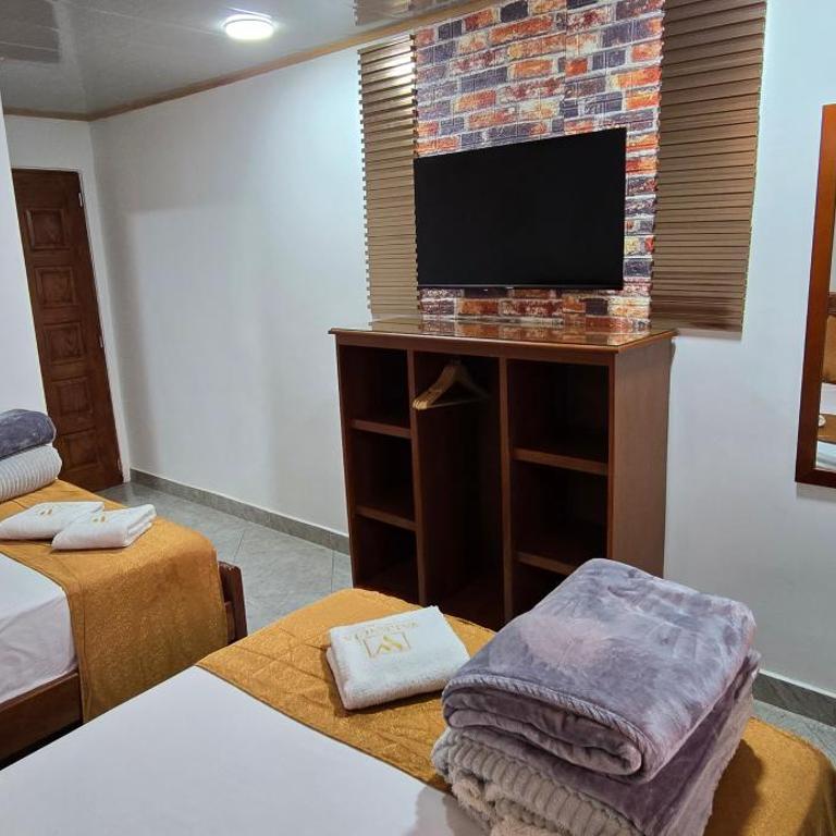 HOTEL EL VALENCIA - Habitación Doble Deluxe - 2 camas dobles - 12