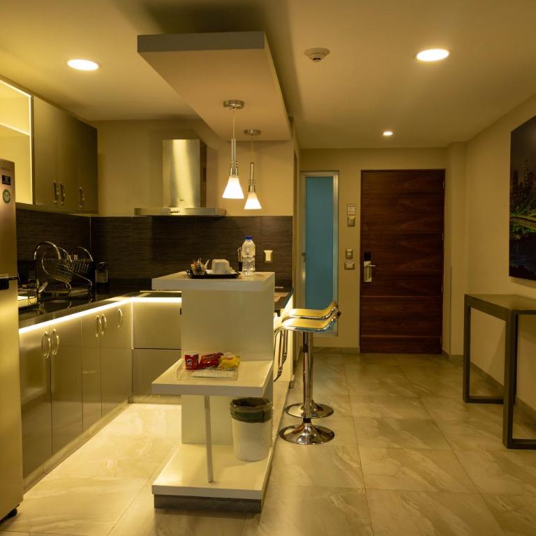 JTowers - Suite with Balcony - 2