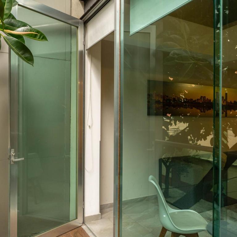 JTowers - Suite with Balcony - 5