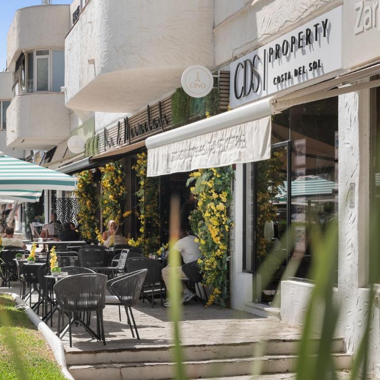 Marbella Real - Apartment with Pool View - 24