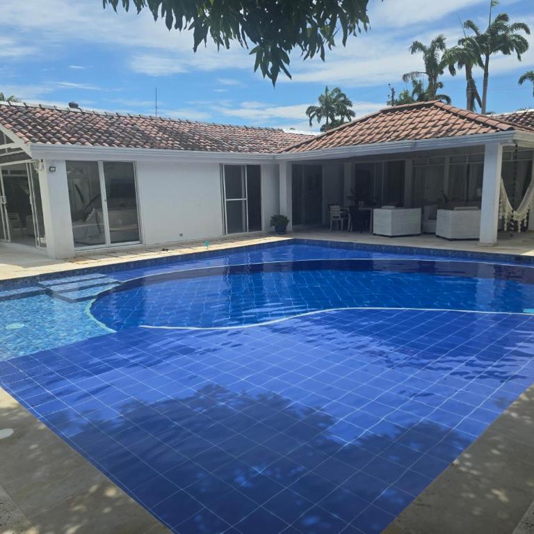 Hermosa casa en condominio campestre el peñon - Three-Bedroom Villa - 2