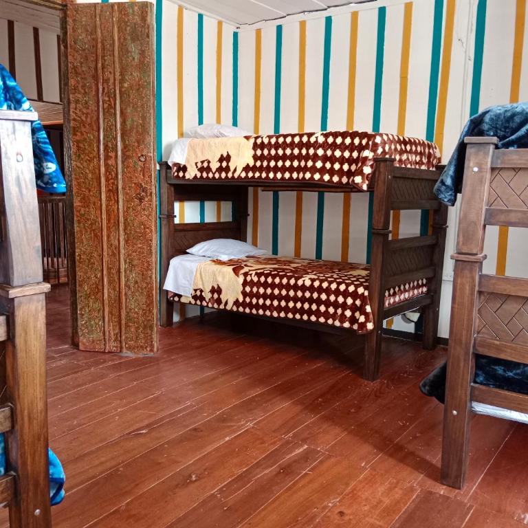 Hostal Casa Celeste - Habitación Doble Familiar - 6