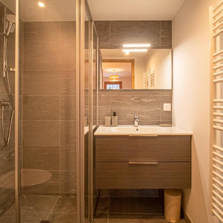 Appartement cosy 7 pers, 2 chambres, pied de pistes avec parking et WiFi - FR-1-356-517 - Appartement - 15