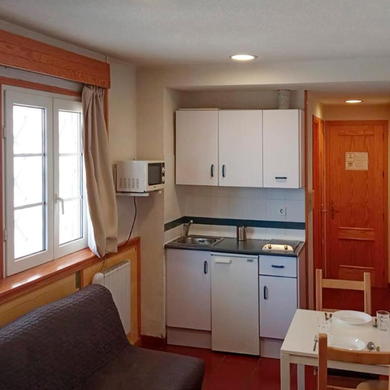 Apartamentos Las Tuyas 3000 - Estudio Triple Estándar - 2